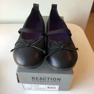 NIB Kenneth Cole Black elastic Mary Jane size 10T